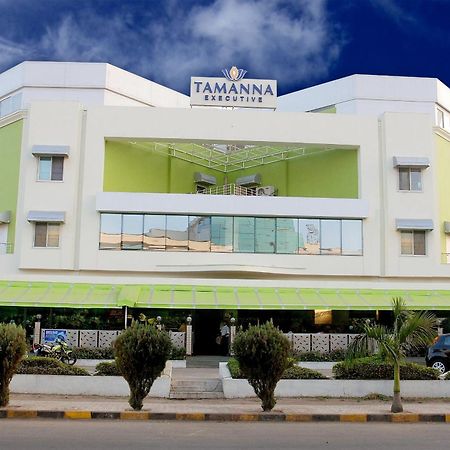 Executive Tamanna Hotel Хинджевади Екстериор снимка